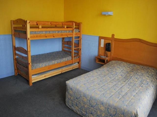 Logis Hotel & Restaurant - Le Normandie Caudebec-en-Caux Værelse billede