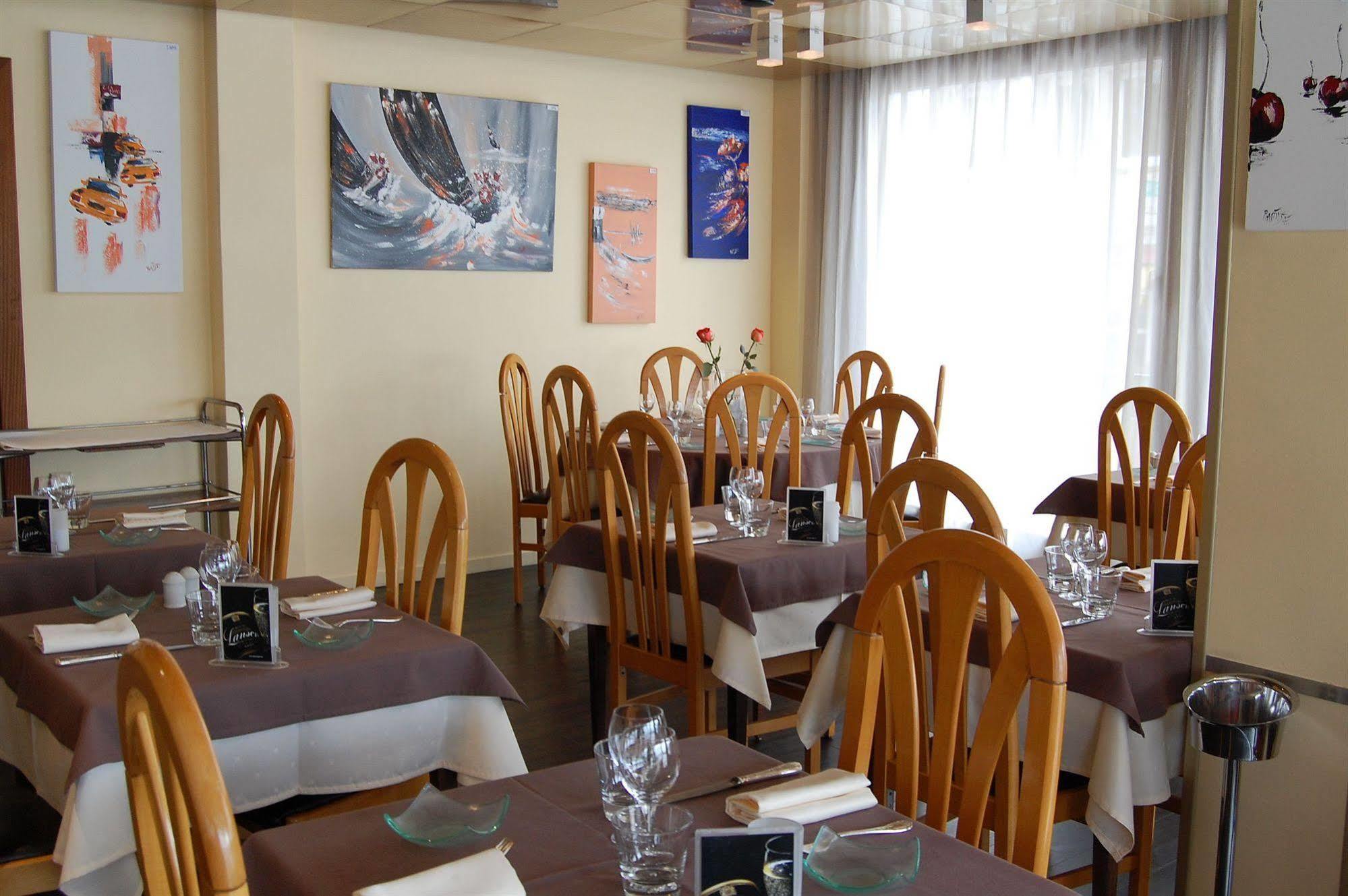 Logis Hotel & Restaurant - Le Normandie Caudebec-en-Caux Eksteriør billede