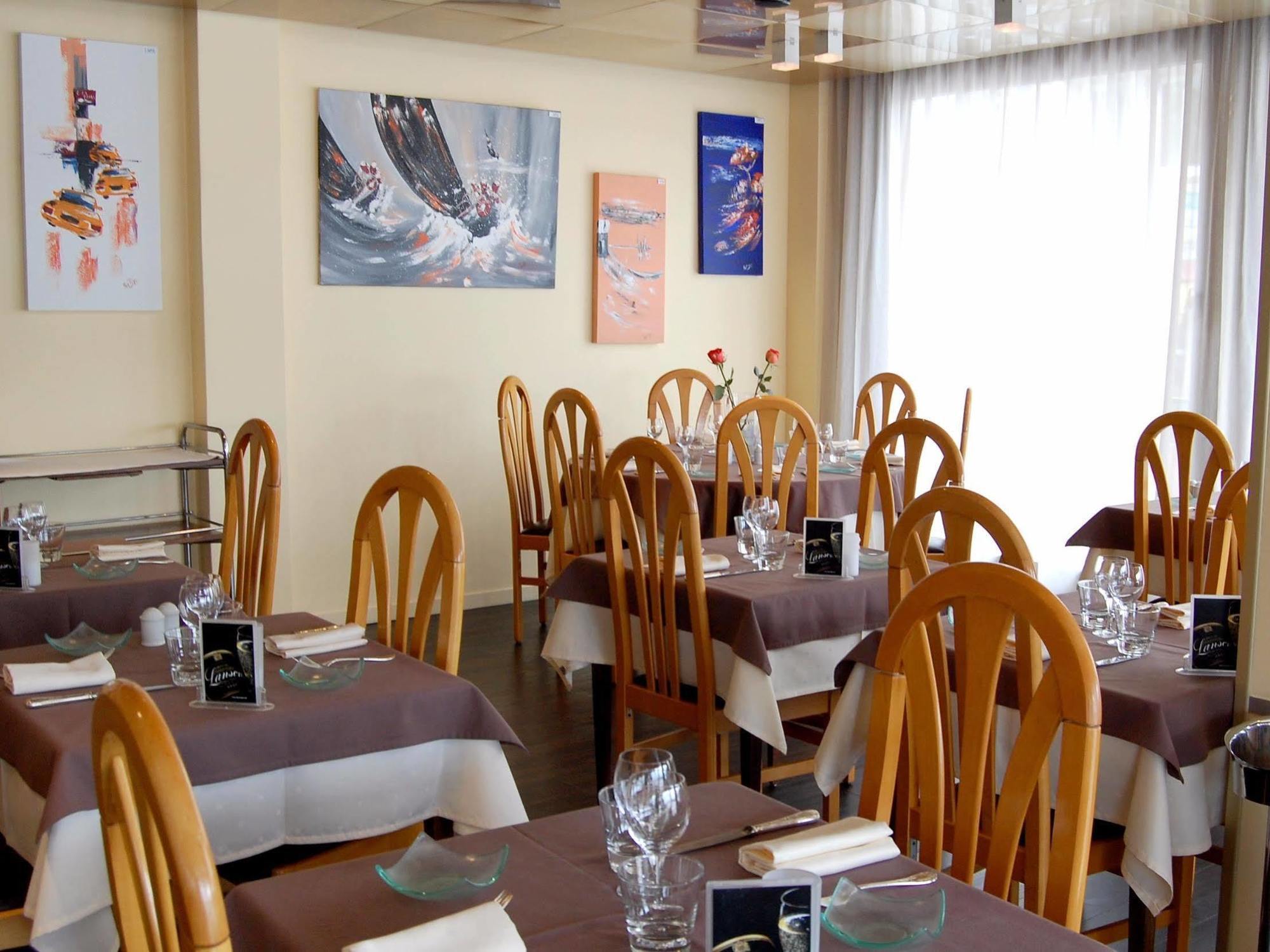 Logis Hotel & Restaurant - Le Normandie Caudebec-en-Caux Eksteriør billede